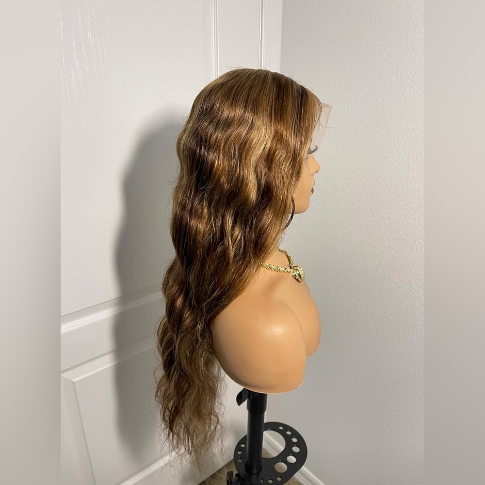 New! Unworn! 26” 13x4 Full Frontal Highlight Body Wave Human Hair Wig